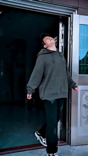 Lucky's Secret Money: Creative Mini Wood Toy Crafting