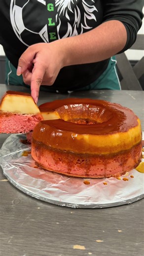 Next Generation of Tías: Flan and Fresaflán Delights