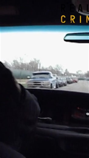 354K views · 4.7K reactions | In 1992, Chicago faced a surge in gang activity as crack cocaine hit the streets. Violence and murder rates soared, disrupting peaceful neighborhoods. Residents lived in constant fear of being caught in the crossfire. Tag a friend who remembers this time. #Chicago #gangviolence #crackcocaine #crime #1992 #history | Real Crime | Facebook