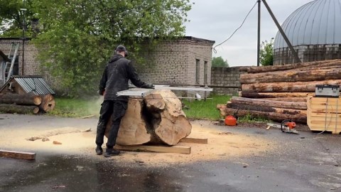 Advanced Woodworking With Modern Machines And Expert Hands