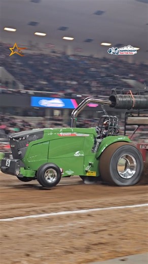 The beautiful new "Make It Happen" Fendt Pro Stock tractor making a strong first pass at the 2026 National Farm Machinery Show Championship Tractor Pull sponsored by Farm Credit Mid-America #tractorpulling #nfms26 #fendt #horsepower #prostock | Pulling Texas