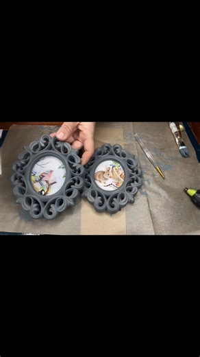 Check out this easy Frame Flip using 2 dollar tree frames and a napkin! Easy Winter Decor! | Southern Crafts Corner