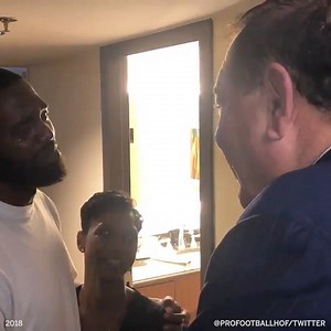 The moment Randy Moss found out he was headed to the Pro Football Hall of Fame.⠀ ⠀ Chills 🙏 (via Pro Football Hall of Fame) | ESPN