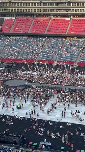 Sustainable energy and Electric dance party at Coldplay concert! #coldplayboston #sustainability
