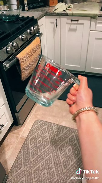 Making ice out of my dimple digits 🧊 #fyp #FidgetExperiment #FidgetFun #FidgetToys #Viral #ForYou #FidgetTikTok #makingiceoutofadimple #fypシ