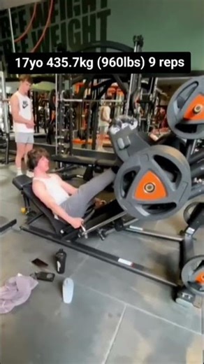 17yo 435.7kg 9 reps 45° sled leg press