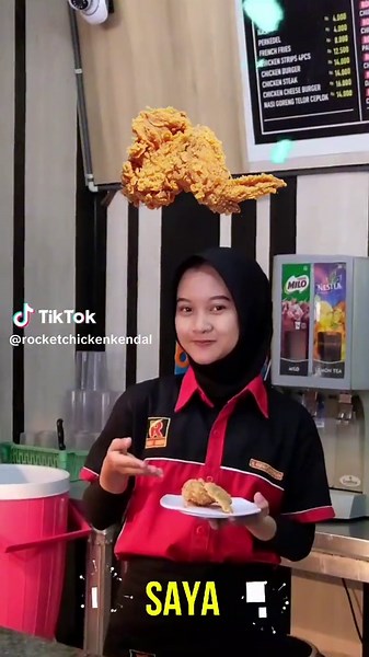 Gurih gurih nyoiiii, crispy, crunchy, juicy... Ini dia empat varian chicken product dari #rocketchicken. Ada sayap, paha bawah, paha atas dan dada. Dijamin deh ayamnya besar-besar dan gurih banget. Harga...??? Pasti juaraaaa. 🤗😊🤗😊 #rocketchickenofficial #RocketChickenAja #mendingrocketchicken #viral #fyp #makanenakgakmahal #makanenak #gakpakemahal #palingenak #ayamgoreng #ayamgeprekpalingenak #makanhemat #rasajuara