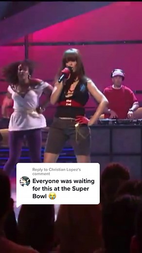 Rihanna Performing 'SOS' Live in 2006