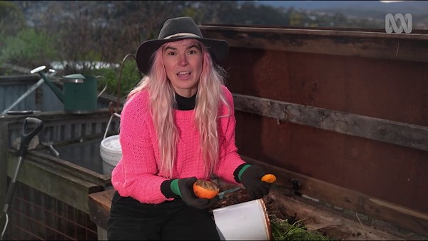 Top Tip | Worm Farm Check-up - Gardening Australia