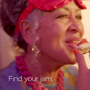 In Economy, fly it your way, with comfy seats, drinks on tap, delicious meals and elevated entertainment for all. | Virgin Atlantic