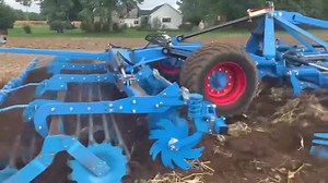 Karat cultivators are the perfect machines for incorporating cover crops. They can work organic material to a maximum of 13" depth with speed & excellent mixing for fast rotting. | LEMKEN