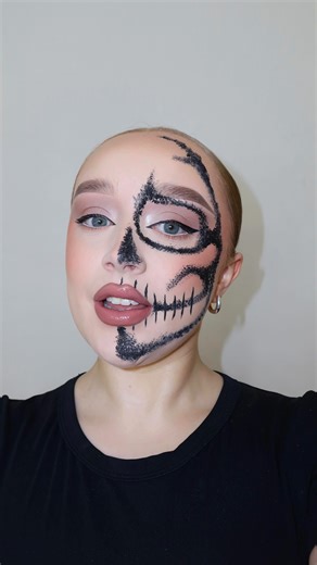 Robyn Gillespie on Instagram: "Easy Halloween Makeup👻 Make sure to save this video for Halloween makeup inspo!✨ @lorealparis @nyxcosmetics_uk @yslbeauty @maccosmeticsuki @narsissist @fentybeauty @essence_ireland #makeuphacks #halloweenmakeup #easyhalloweenmakeup #easymakeup #haircare #skincare #makeup #halloween2025 #31daysofmehronhalloween"