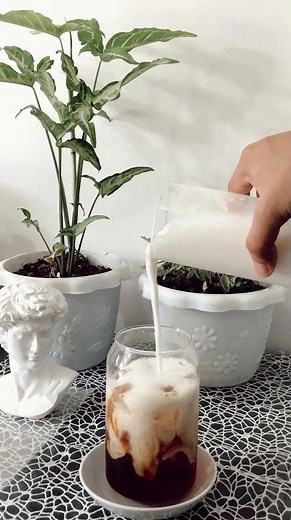 how to make iced coffee at home part 3 / using drip coffee (quick and easy recipe)