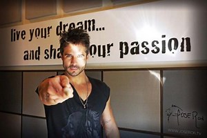 El video viral de la supuesta pelea de José Ron | Capital México