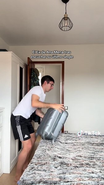 El Ex de Ana Mena reacciona a su canción