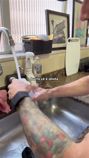 Andre Castro on Instagram: "Se você faz de outro jeito o problema é teu referências (pq eu não tirei isso do 👌) Miller et al. Rapid Microbial Growth in Reusable Drinking Water Bottles. 2017. Hariharan & Mani. Daily Use Water Bottles as a Hub for Microbial Population: A Comparative Study of PET vs. Stainless Steel Water Bottles and Outcome of Washing Strategy Intervention. 2020. Costerton et al. Bacterial Biofilms: A Common Cause of Persistent Infections. 1999. Kramer, Schwebke & Kampf. How Long