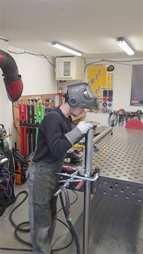 weldinglomej on Instagram: "TIG welding two in-feed pipes! 👨🏻‍🏭🤟🏻 Perfect time to test out my new @3mspeedglas G5-03 with the tap function for switching between welding and grinding. In this example, it's a great solution. When I have to grind out the tacked bullets, I can switch easily and quickly between welding and grinding by simply tapping three times on my helmet. It took a bit of getting used to, but after that, I fell in love with it, and it really increased my workflow! #weldporn #