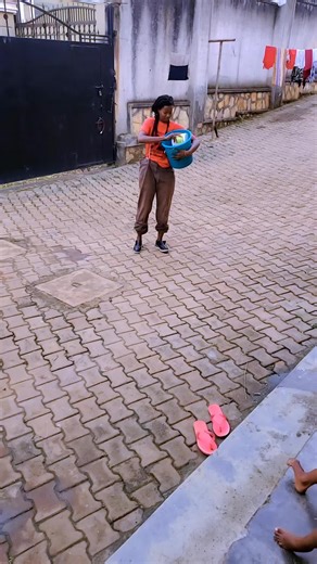 Shinah wa Alien👽 (@shinatssemujju)’s videos with Ani ayagala obuji bwentagawuzi Alien Skin - Bonnyface messiah