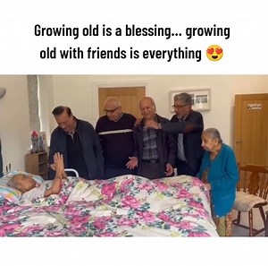 Old friends gather around Dada ji in his final moments, singing together with love and memories🙏🥺 | La Musica