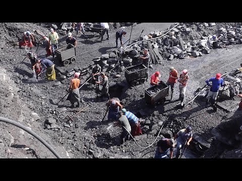 Breathtaking Footage Shows Emerald Mining