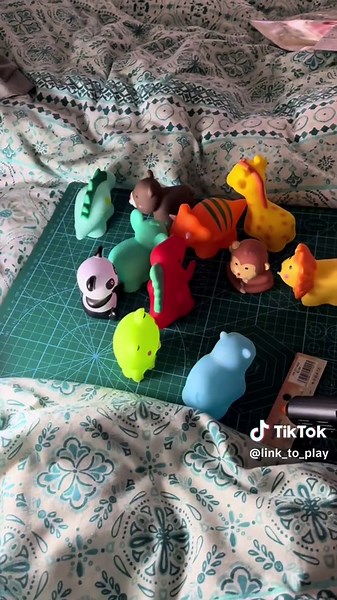 Have you ever cut open your child’s bath toys? You will be horrified! Mould can be detrimental to your child's health— this is a super simple way to keep your bath toys mould-free! 🐸🐢🐙🐬 #Parenthacks #bathtoys #toymould #bathsafety #linktoplay #fyp #foryoupage #foryourpage #mould #mold