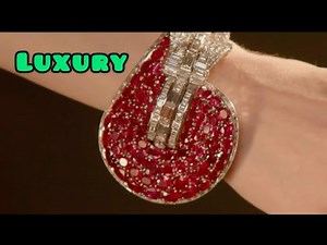 Who bought Marlene Dietrich's magnificent ruby bracelet at auction in 1992