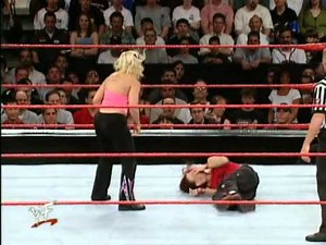 WWE Heat (2001) - Molly Holly vs Lita