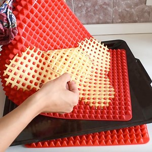582K views · 2.8K reactions | This oven mat is simply amazing! No Mess! Juicier and Tastier food  Now FREE! Only Pay $1.95 Shipping!  Get Yours Now ➡️ https://bit.ly/32q6mOL | The Better Kitchen | Facebook
