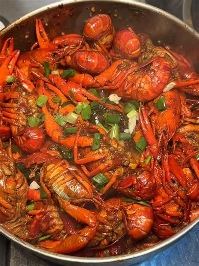 Lạnh lạnh làm chút tôm hùm đất kèm ít xiên nướng tê cay ở Nướng Tiểu Nguyên thì chuẩn combo#xuhuong #nuongtieunguyen #中国烧烤 #tomhumdat