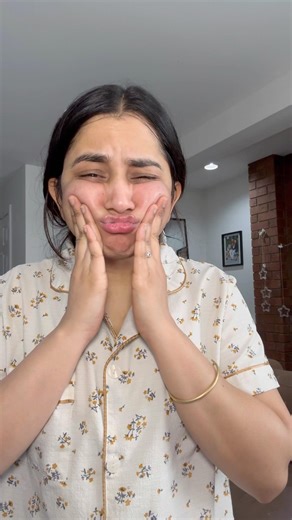 First time using blackheads removal machine😬😍#hindi #minivlog #jinalandtushar #blackheadsremoval ￼