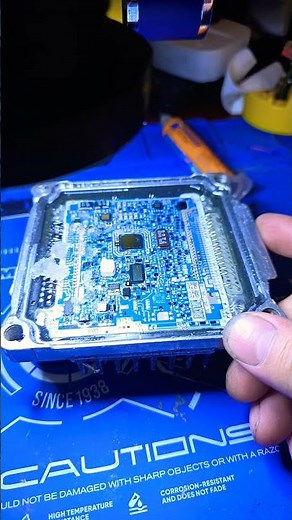 ECU repair for a Corsa Evolution 1.4: the black connector moved and it was working.