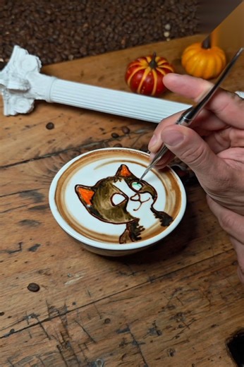 Latte Art Magic – Painting a Cat on Coffee Foam