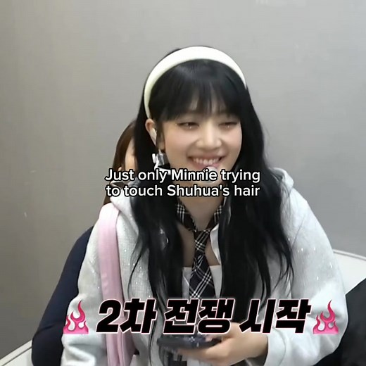 Minnie and Shuhua Best Friends Massage Moment