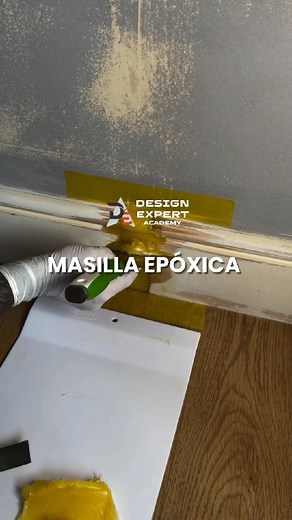 Repara y transforma la madera con esta masilla epóxica flexible de secado rápido. Renueva marcos, puertas y superficies afectadas por la humedad o el desgaste. Se aplica fácilmente y está lista para lijar y pintar en solo 4 horas. ¡Durabilidad y acabado como madera real! #ReparaciónConEpoxi #MasillaEpóxica #RestauraciónDeMadera | Design Expert