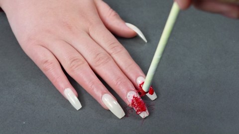 Maquillage parfait d'Halloween pour votre costume