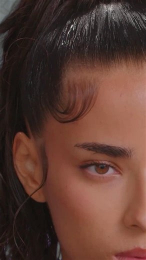 STYLE FACTOR on Instagram: "✨ From frizz to flawless ✨ Follow the step-by-step transformation with EDGE BOOSTER Styling Gel — smooth, define, and perfect your look from start to finish. 💧 Apply evenly 💆🏽♀️ Work through the hair 💫 Style and set for lasting shine and hold Sleek edges, polished texture, and salon-worthy results made simple 💪🏽 #EdgeBooster #StyleFactor #StylingGel #SleekStyles #DefinedEdges #ShineAndHold"