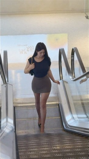 Navy Fitted Top, Taupe Bodycon Skirt & Heels | Sleek Lookbook #ootd #shorts
