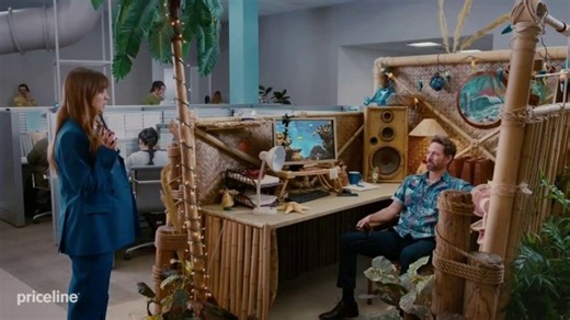 Priceline.com TV Spot, 'Hawaiian Cubicle' Featuring Kaley Cuoco