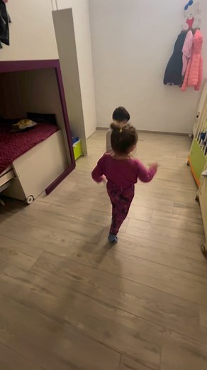 frozen è diventato parte della nostra quotidianità…la balliamo prima di andare a letto💙♥️💙#3gemelli #vitadagemelli #frozen #disney #canzoni #tuttiananna #vitadamamma #mammaditre | L'ostetrica con 3 gemelli