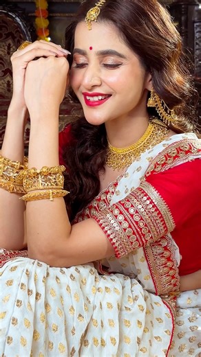 Astamir sajer kichu tips roilo Debchandrima Singha Roy Rudra Saha Mohona Bhattacharjee Mayukh Jewellery Arjya Arjya Poddar #oujolook #astamirsaj #durgapuja #debchandrimasingharoy #rudrasaha #maa #GoldJewellery #foryoyrpage #viral #lalsadasaree #fbreels #facebookreels #fbminivlog #facebookminivlog | Rudra Saha