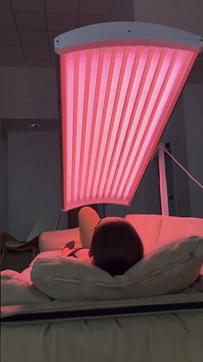 Red light, home tan—no effort. This. 🔴#tanningsolan#tanning#love#tanningbed#tanningtime#tan #homt