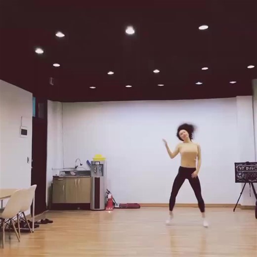 韩国妹子juasicko大跳Beyonce经典歌曲《single ladies》