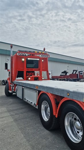Remorquage St-Lazare just rolled out with this fire-red beast — a 47X Western Star by Camions BL, geared up with our mighty NRC 40TB carrier. Ready to roll, tow, and turn heads. 😎🚨 . Remorquage St-Lazare prend la route en force avec ce flamboyant camion rouge: un Western Star 47X signé Camions BL et fièrement équipé de notre puissante plateforme NRC 40TB. Prête à rouler, remorquer… et voler la vedette partout où elle passe. 😎🚨 #NRCfamily #40TB #carrier #plateforme #towlife #WesternStar | NRC