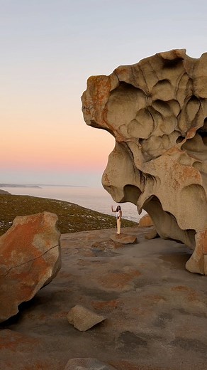 They call these rocks remarkable for a reason 😉On the coast of Authentic Kangaroo Island, you'll find the #RemarkableRocks - a cluster of weird and wonderful rock formations that balance together in a mind-boggling display. Spend a night or two in eco-friendly luxury at Ecopia Retreat and take your time exploring the wheelchair accessible trails surrounding the iconic rocks 💚 Top tip: Visit during sunset to witness magical scenes like this 👆🌅 | 🎥: South Australia | 📍: #RemarkableRocks, #Ka