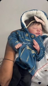 La llegada de los Bebés Reborn! ✨👶 Nuestras muñecas son pintadas a mano con técnicas realistas que las hacen parecer recién nacidos de verdad 🤯. ¡Les presento a Gaby, nuestra última creación! 🎀 Cada detalle, cada pincelada, cada expresión es única y llena de amor ❤️. ¡Espero que disfruten de esta pequeña joya! 💕 #BebésReborn #Gaby #MuñecasPintadasAMano #TécnicasRealistas #reborncolombia #comunidadreborn #bebereborncolombia | Nia Reborns