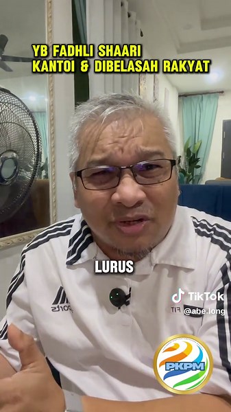 Posting mengelirukan, buatkan rakyat salah faham dan membenihkan dosa fitnah dalam komen. Mana tanggungjawab sebagai MP? ataupun adalah ni sahaja level YB Fadhli Shaari dalam politik? Haishh kan dah kantoi dengan netizen. YB PATUT MOHON MAAF KEPADA RAKYAT #keadilan #madanibekerja #pkpm #reformasi #islam #move #rakyat #keadilanuntuksemua #pasrosak