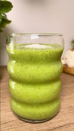 5-Minute Green Smoothie That Actually Tastes Good 🍃 #HealthyRecipe #Smoothie #juicerecipe