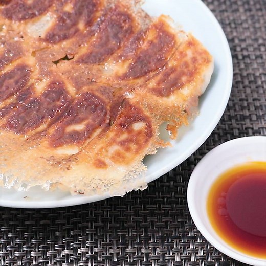 冷凍餃子の焼き方 作り方・レシピ | クラシル