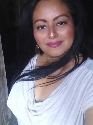 Videos de 🤝 Yami hidalgo (@yami.hidalgo34) con “EL BARCO - KAROL G”