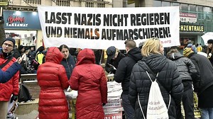 Wien: 20.000 Menschen demonstrieren gegen Österreichs rechte Regierung